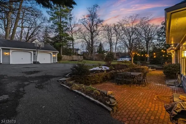 51 Afterglow Ave, Verona Twp., NJ 07044