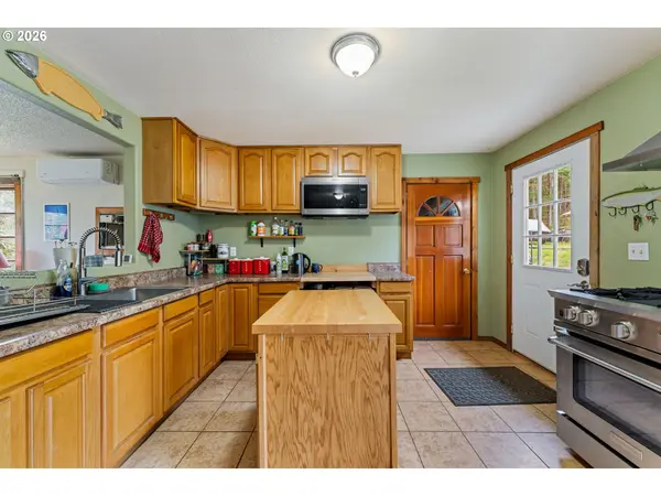 778 PACK LN, Glendale, OR 97442