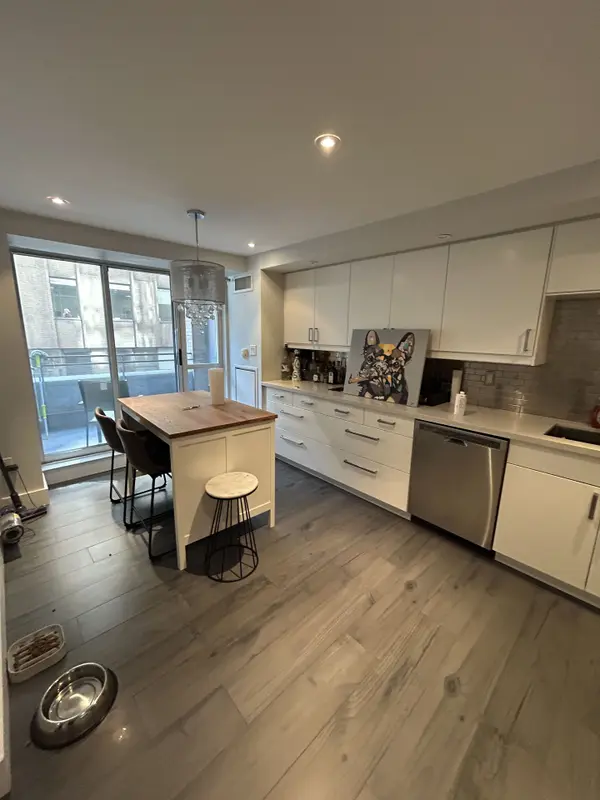 80 Cumberland ST #301, Toronto C02, ON M5R 3V1