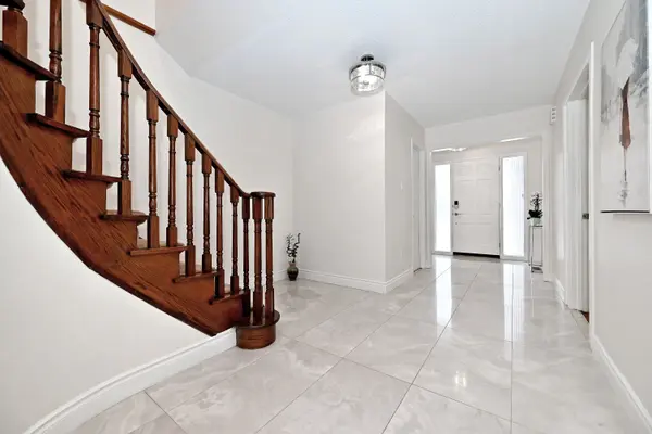 69 Wade Gate, Vaughan, ON L4J 5X5