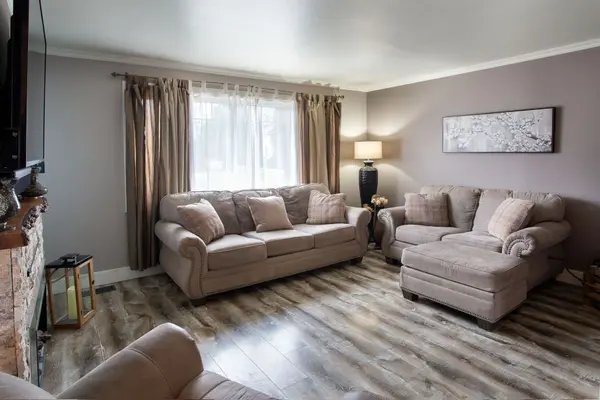 22 Charles ST, Thames Centre, ON N0L 1G2