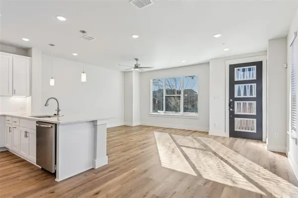 12895 Raven Way #33, Farmers Branch, TX 75234