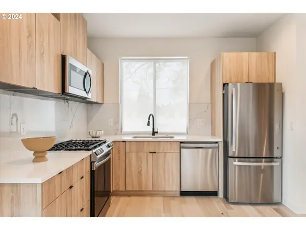 5080 SE Woodstock BLVD, Portland, OR 97206