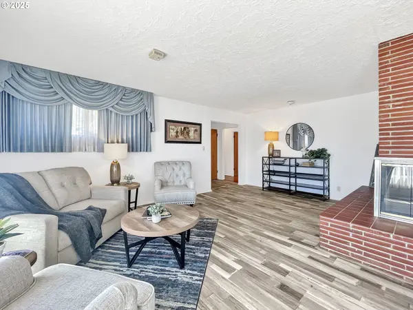 2116 CASCADE WAY, Longview, WA 98632