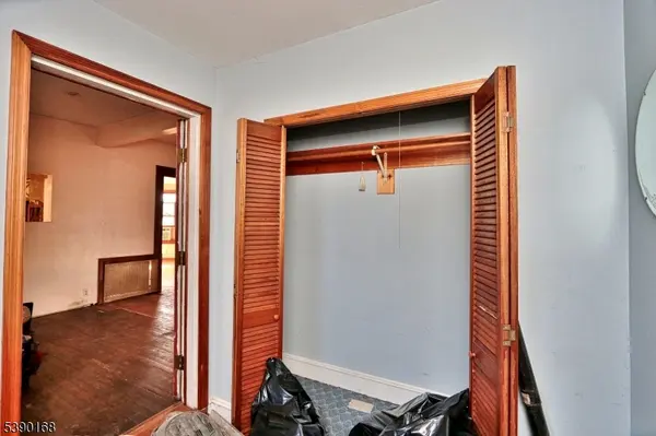 164 East Clay Ave, Roselle Park Boro, NJ 07204