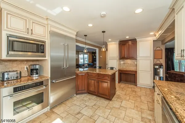 18 Stonycroft Rd, Wayne Twp., NJ 07470