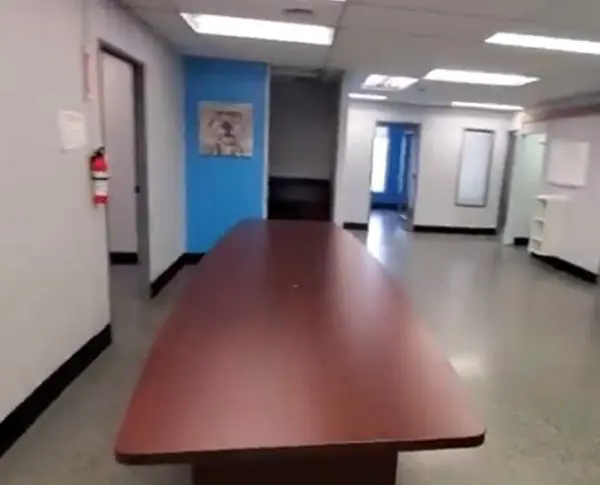 1112 40 AVE NE #200, Calgary, AB T2E 5T8