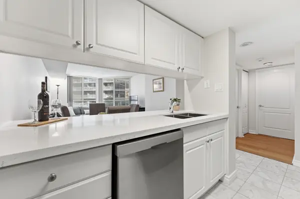 38 Elm ST #1603, Toronto C01, ON M5G 2K5