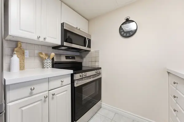 38 Elm ST #1603, Toronto C01, ON M5G 2K5