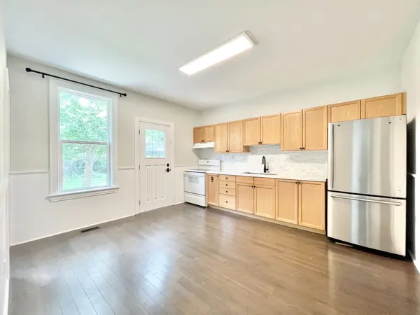 92 Nassau ST #Main, Oshawa, ON L1J 4A4