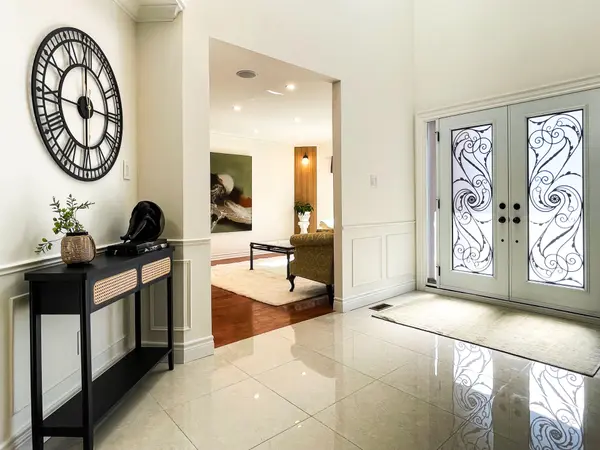 8 Cygnus DR, Richmond Hill, ON L4C 8P2