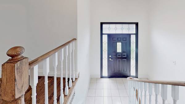 17 Porritt ST #MAIN, Barrie, ON L4N 6Y5