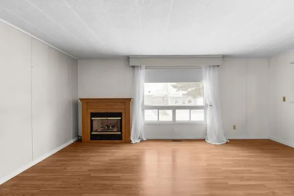 3 DONALD DR, Oro-medonte, ON L0L 1T0