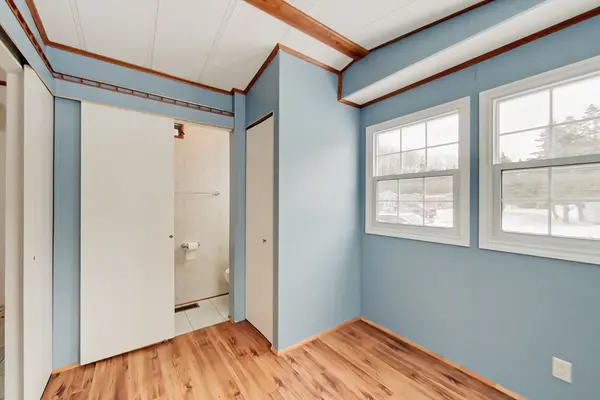 24 Prince Charles AVE N, Springwater, ON L0L 1P0