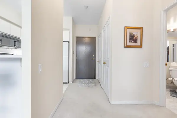 1800 The Collegeway N/A #107, Mississauga, ON L5L 5S4