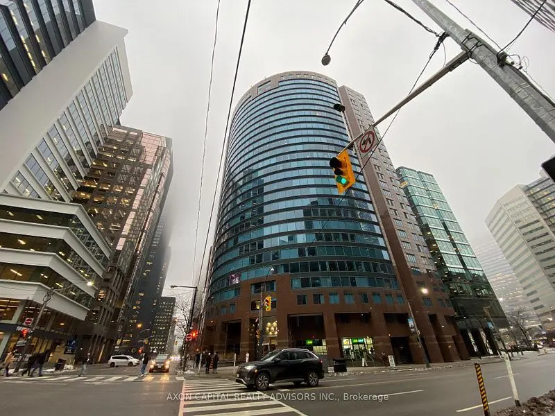 33 University AVE #2307, Toronto C01, ON M5J 2S7