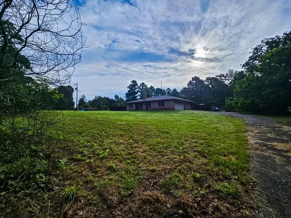 800 An County Road 414, Palestine, TX 75803