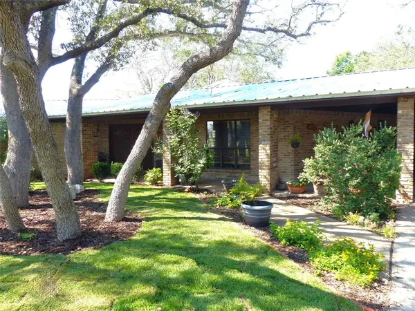 135 Lakeview, Brady, TX 76825