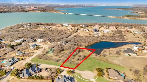 1111 Lake Vista Court, Grand Prairie, TX 75104