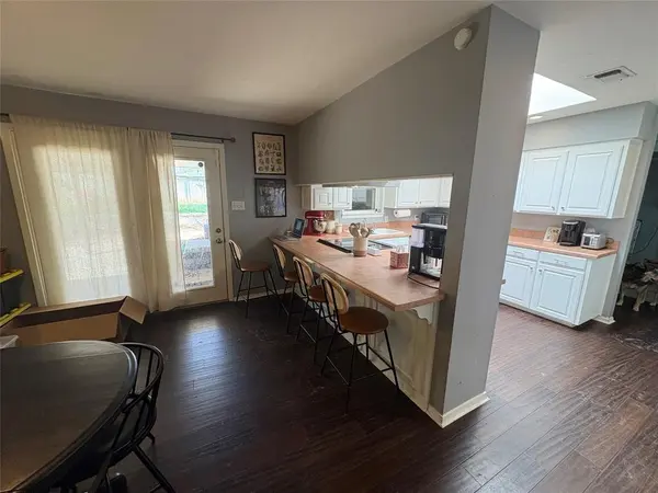 1121 Wade Drive, Bedford, TX 76022