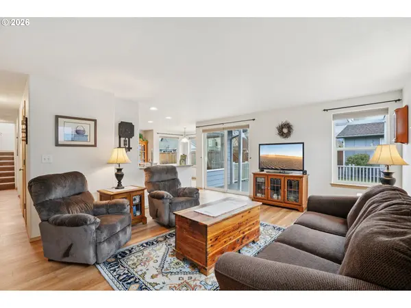 39 IRONWOOD DR, Longview, WA 98632