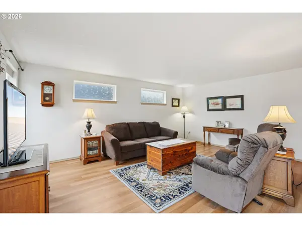 39 IRONWOOD DR, Longview, WA 98632