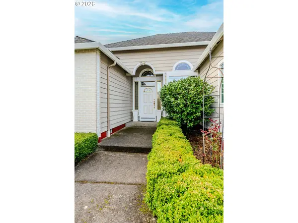 16442 SE HIGH MEADOW LOOP, Portland, OR 97236