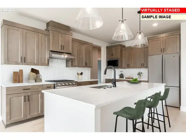 7323 SE Treeline ST, Hillsboro, OR 97123