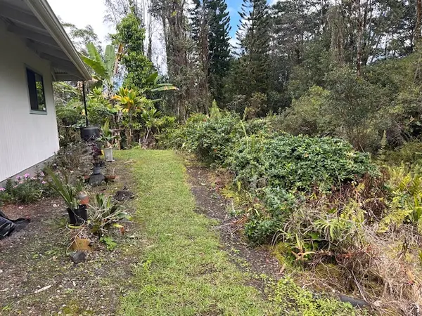 1379 MELE MANU ST, Hilo, HI 96720