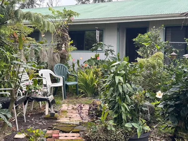 1379 MELE MANU ST, Hilo, HI 96720