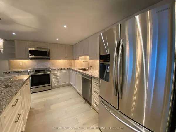 33 University AVE #2307, Toronto C01, ON M5J 2S7