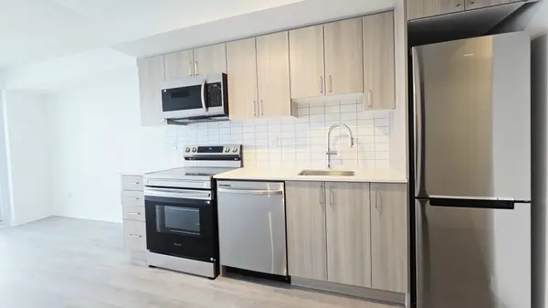 1010 Sandy Beach RD #2003, Pickering, ON L1W 0C7