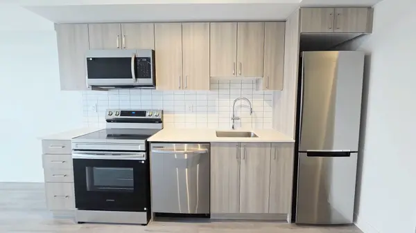 1010 Sandy Beach RD #2003, Pickering, ON L1W 0C7