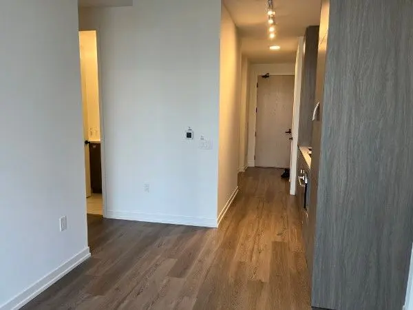 28 Interchange WAY #101, Vaughan, ON L4K 0P8