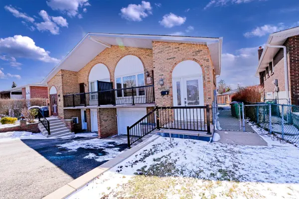 8 Cheryl CT, Brampton, ON L6V 3C2