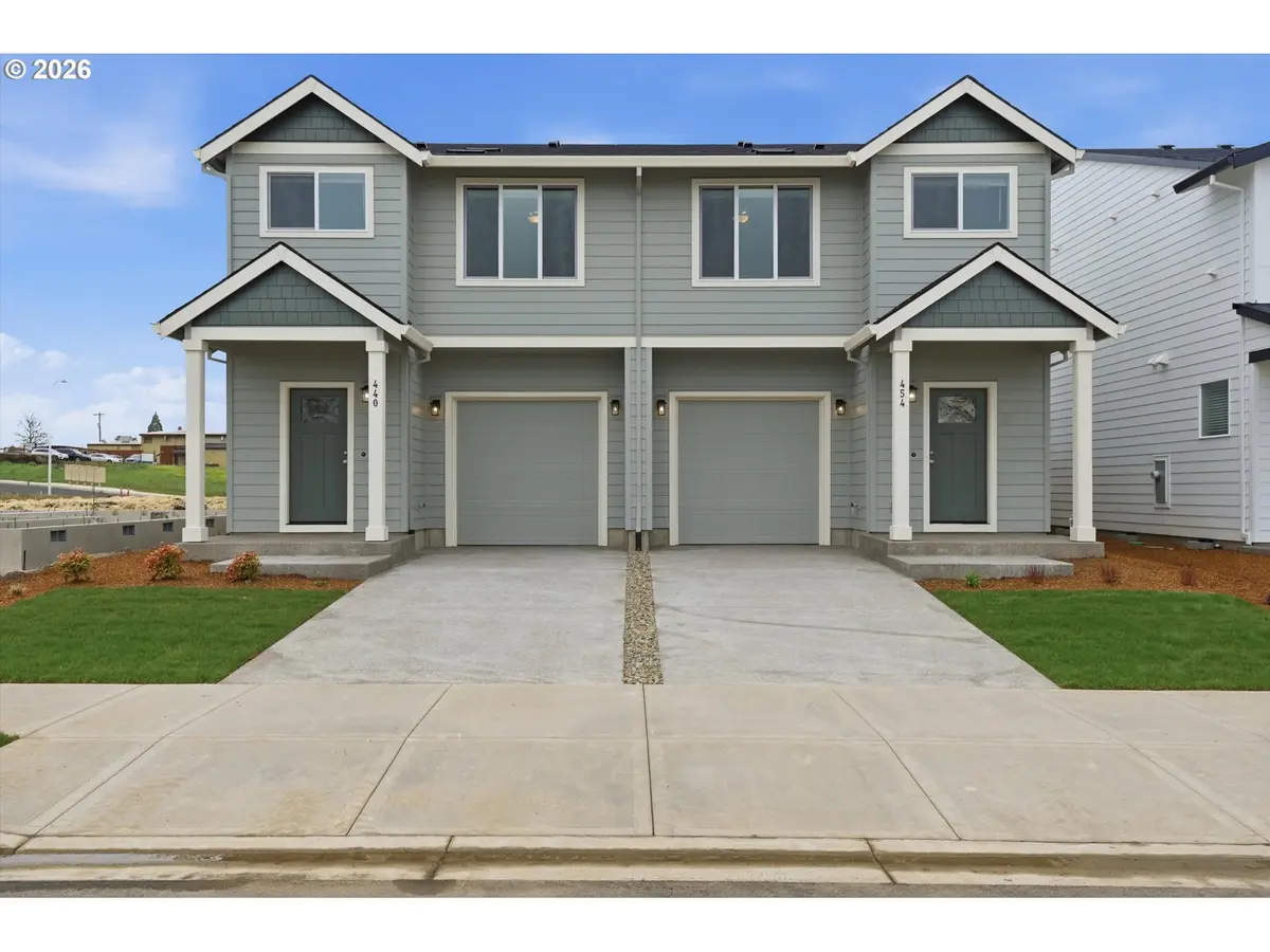 454 E Wilson ST, Carlton, OR 97111