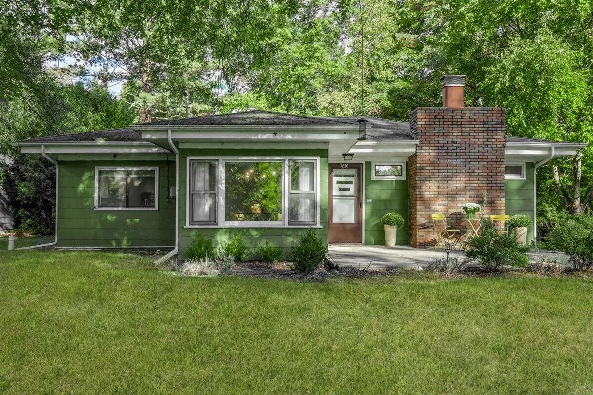 310 W Detroit ST, New Buffalo City, MI 49117