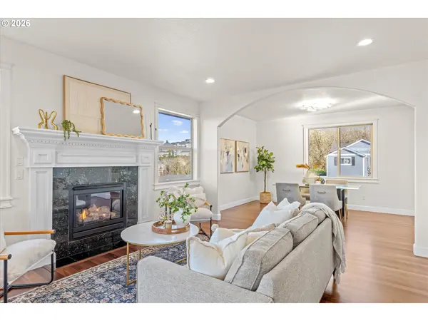 1727 NW OGDEN ST, Camas, WA 98607