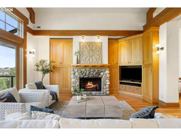 10300 SE SUN BURST WAY, Happy Valley, OR 97086