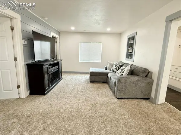 527 Navajo AVE, Simla, CO 80835