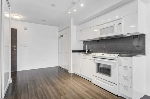 21 Iceboat TER #1903, Toronto C01, ON M5V 4A9