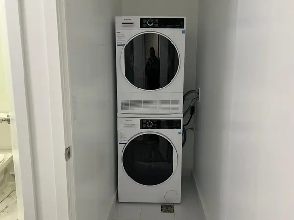 180 Front ST E #1010, Toronto C08, ON M5A 0K9