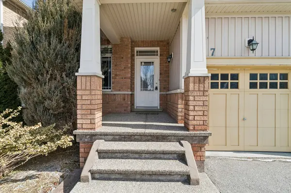7 West Park AVE, Bradford West Gwillimbury, ON L3Z 0A5