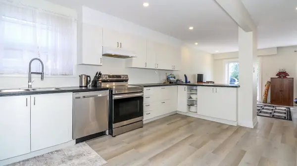 33B Cundles RD E, Barrie, ON L4M 2Z6