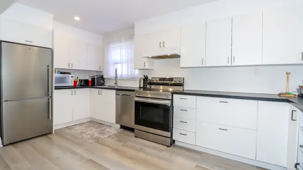 33B Cundles RD E, Barrie, ON L4M 2Z6