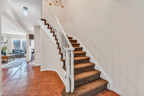 1276 Silvan Forest DR #25, Burlington, ON L7M 4V8