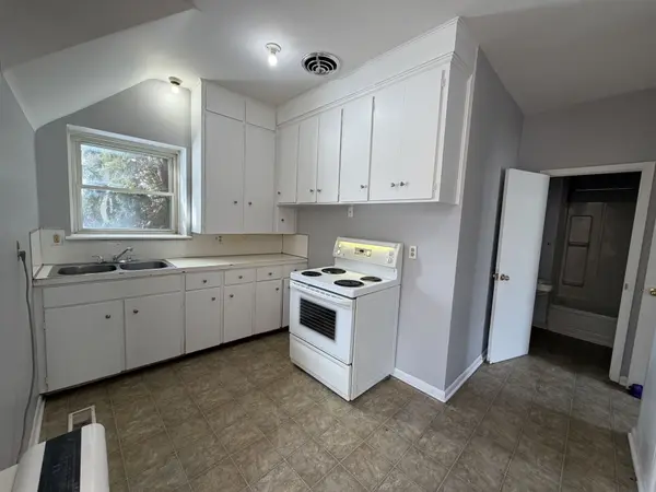 571 Ontario ST #1, Warwick, ON N0M 2S0