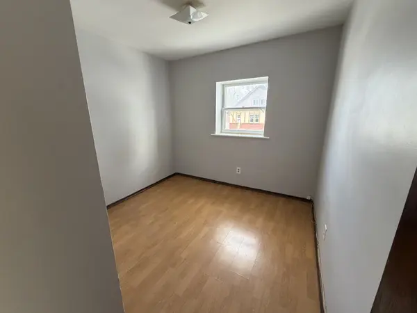 571 Ontario ST #2, Warwick, ON N0M 2S0