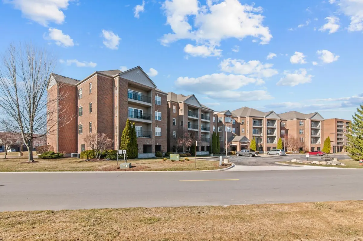 2116 Country Club DR, St Clair Shores, MI 48082