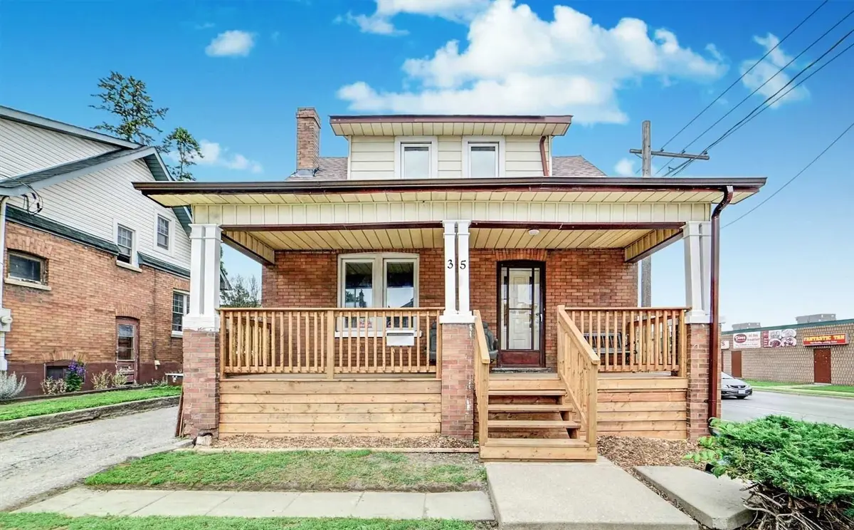 35 Gibbons ST #Bsmt, Oshawa, ON L1J 4X8